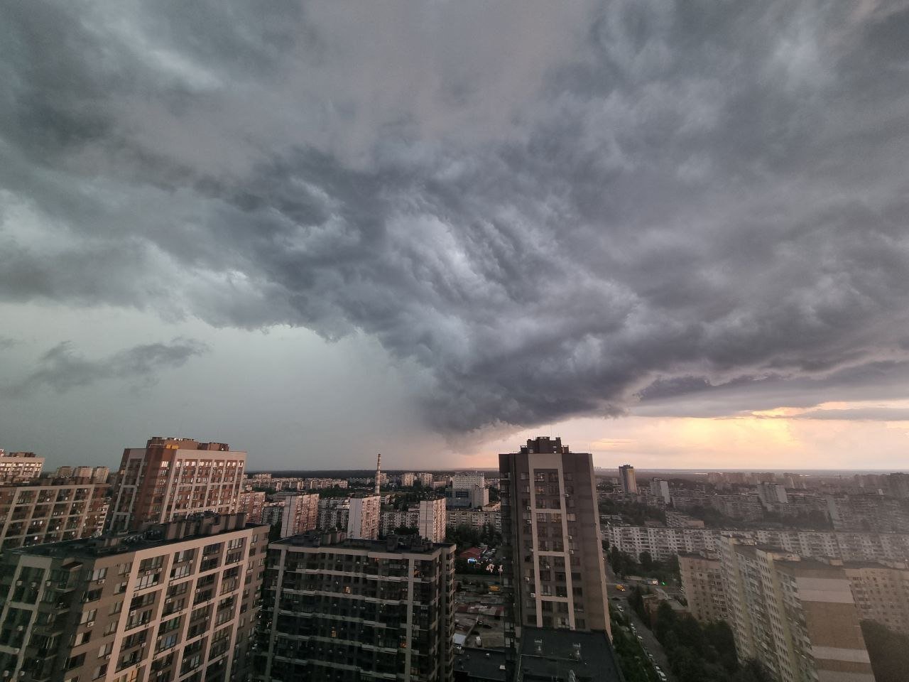 У Києві вирує негода