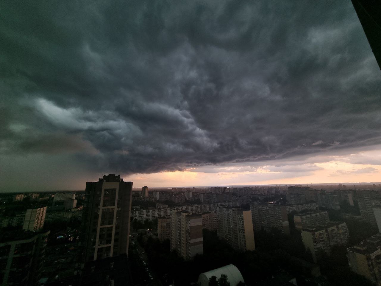 У Києві вирує негода