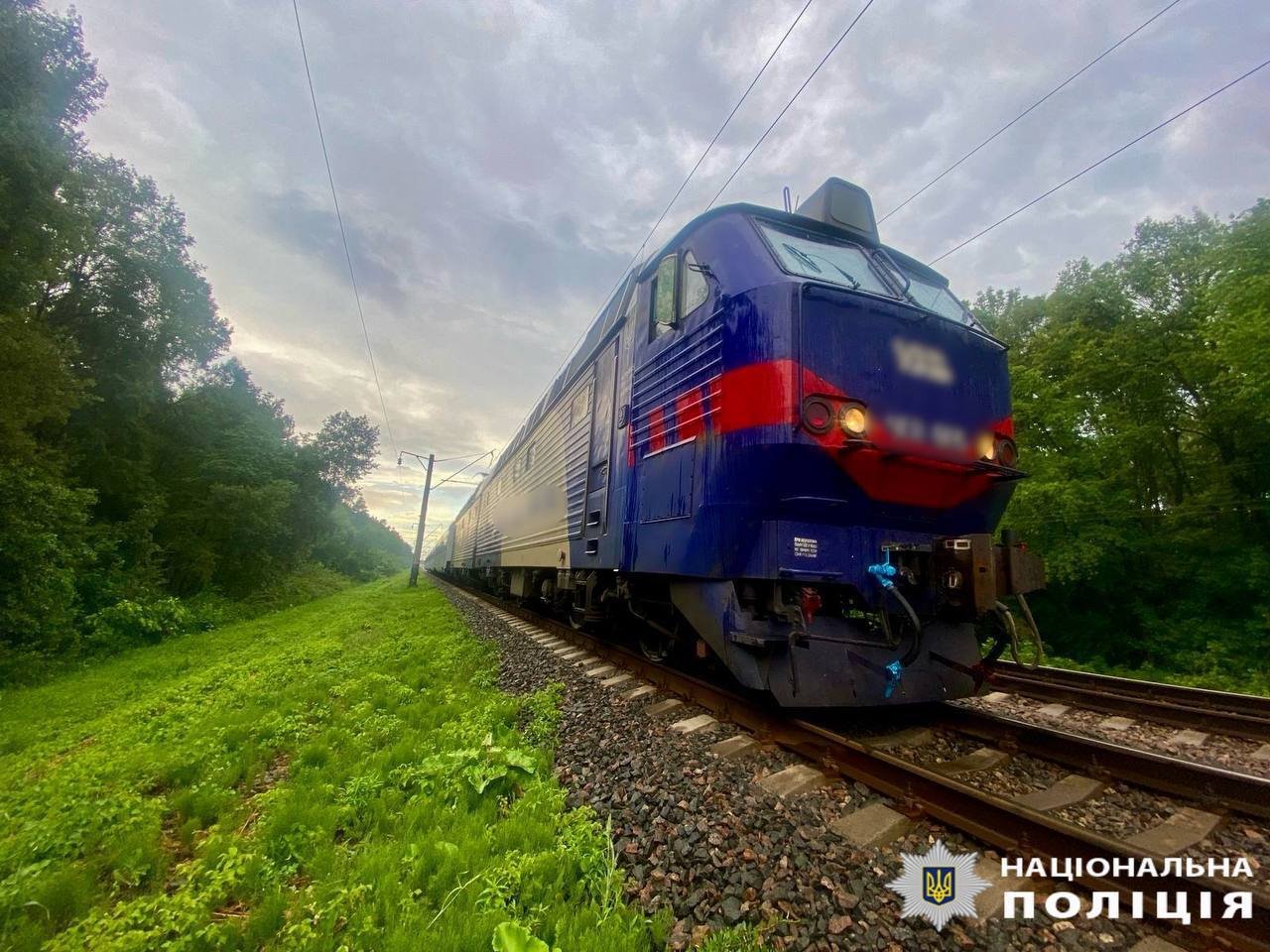 Потяг збив дівчинку