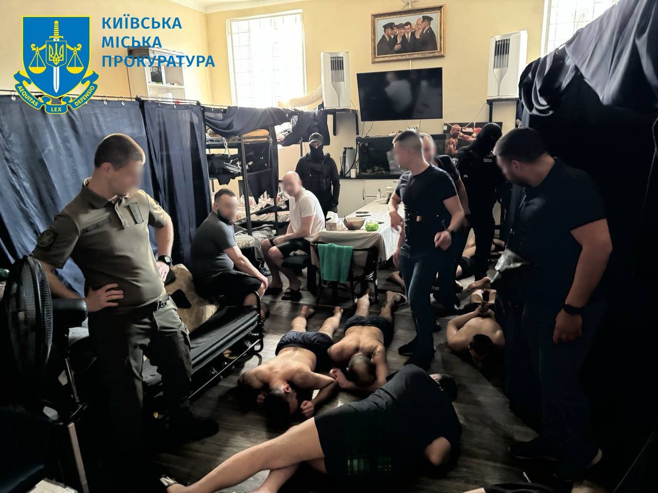 У Києві викрили “