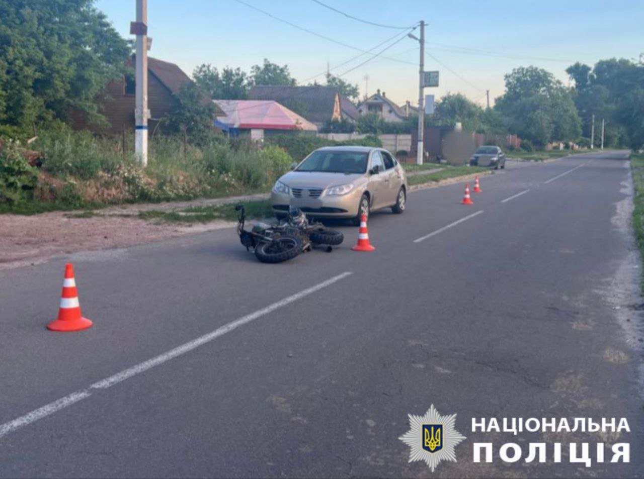 На мотоциклі їхали двоє