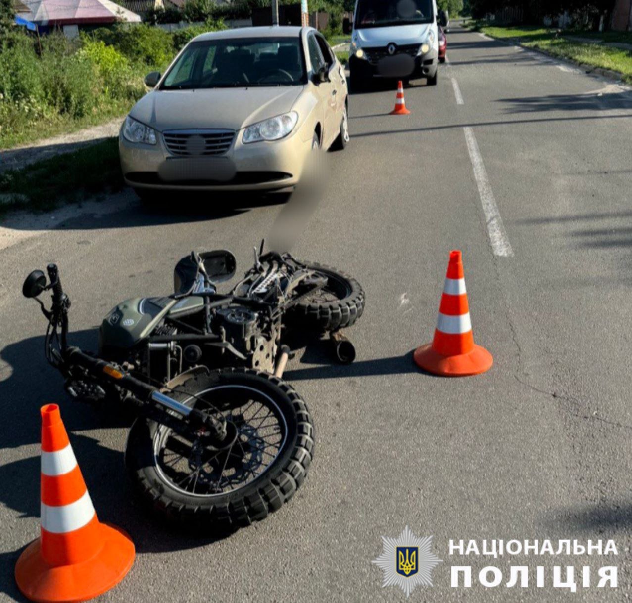 На мотоциклі їхали двоє