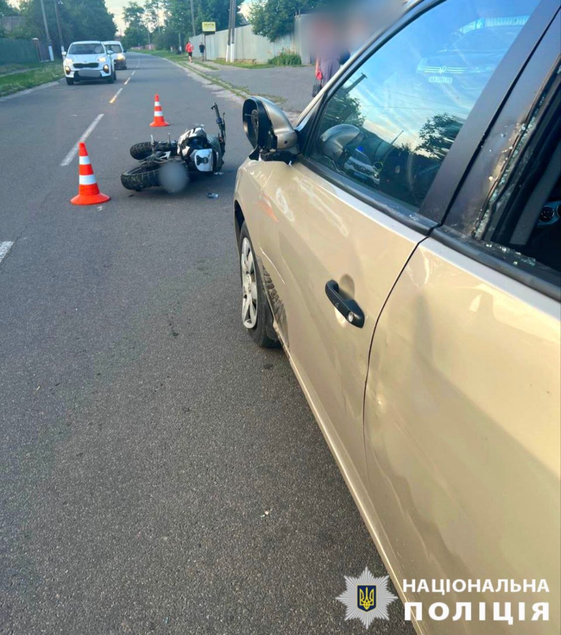На мотоциклі їхали двоє
