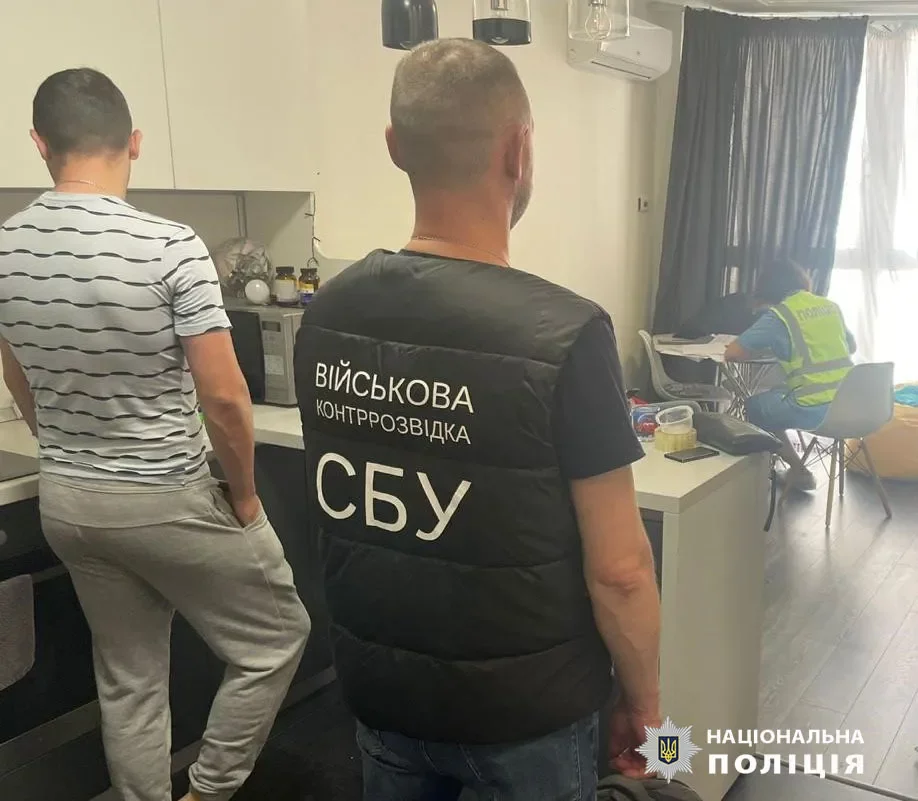 Підприємець у Києві нажився на продажі ноутбуків для військових