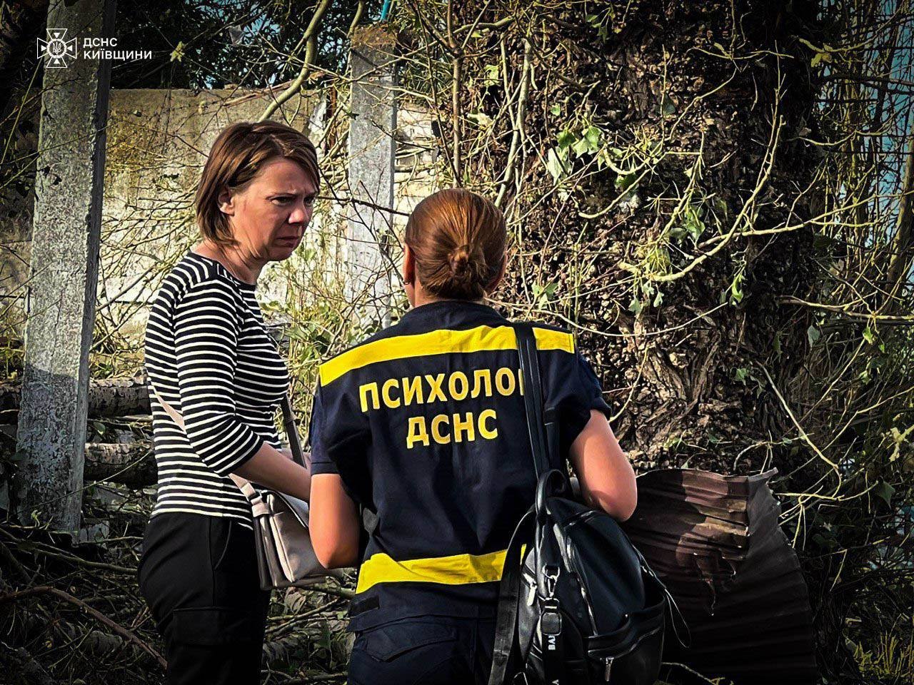 На Київщині ліквідовують наслідки російського обстрілу