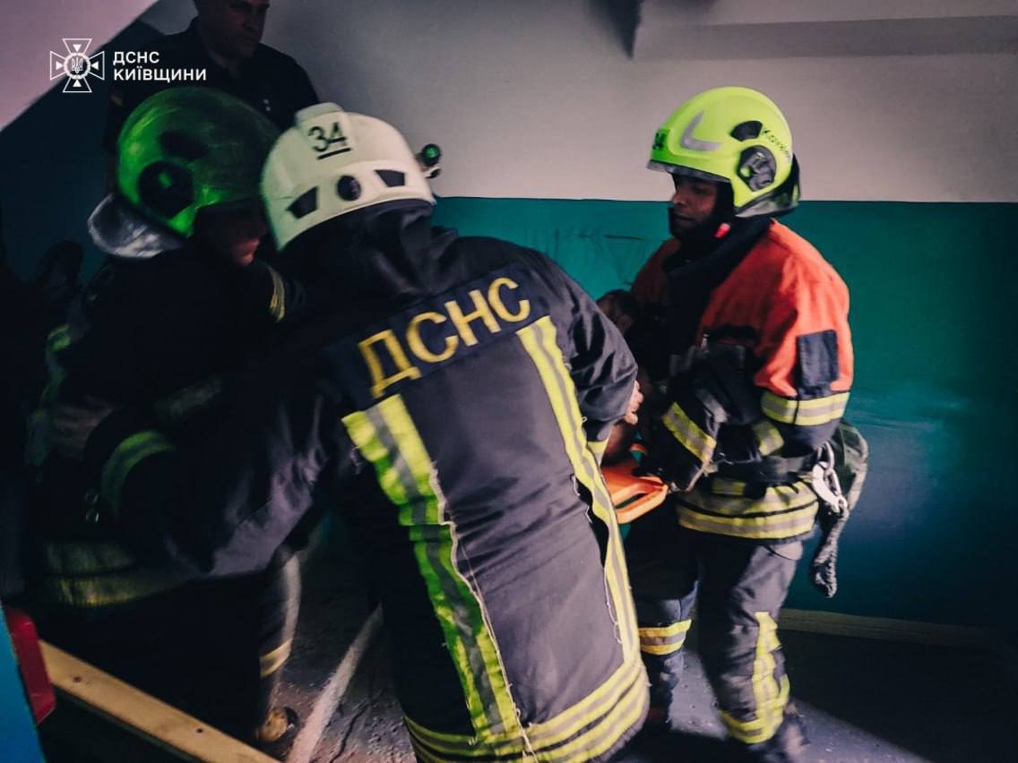 Под Киевом мужчина упал в шахту лифта и погиб