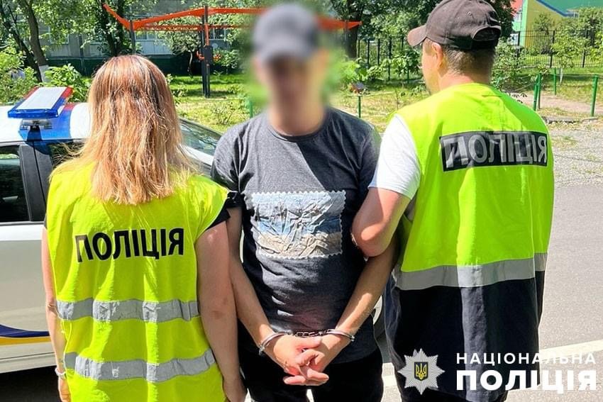 У Києві правоохоронці затримали наркодилера із закладками