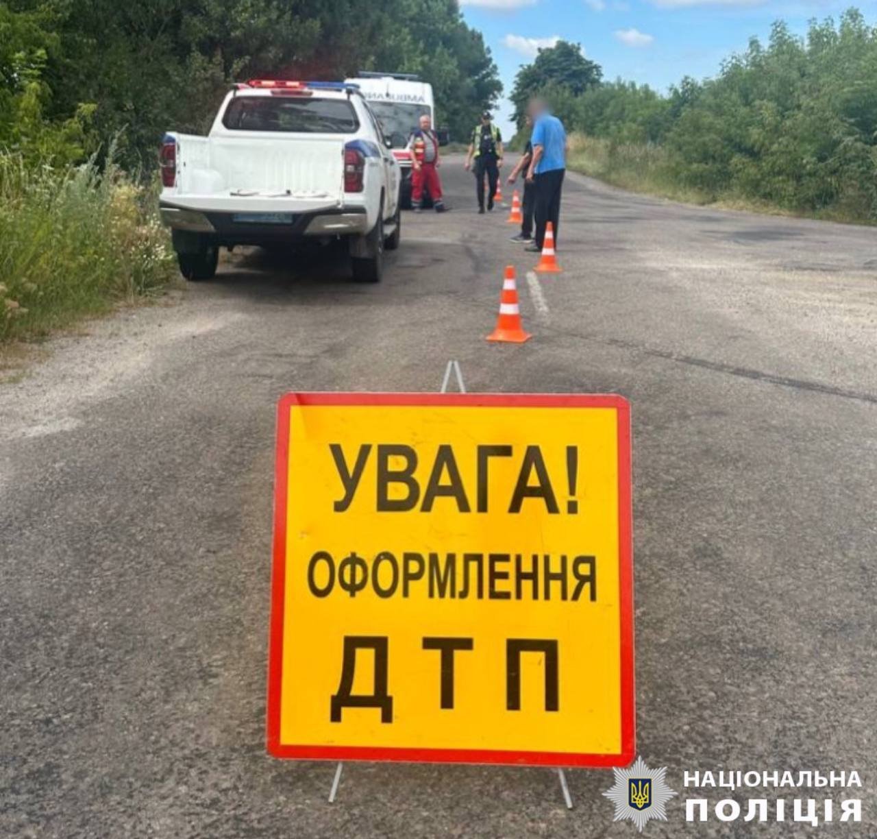 Дідусь не впорався з кермуванням і в'їхав у дерево
