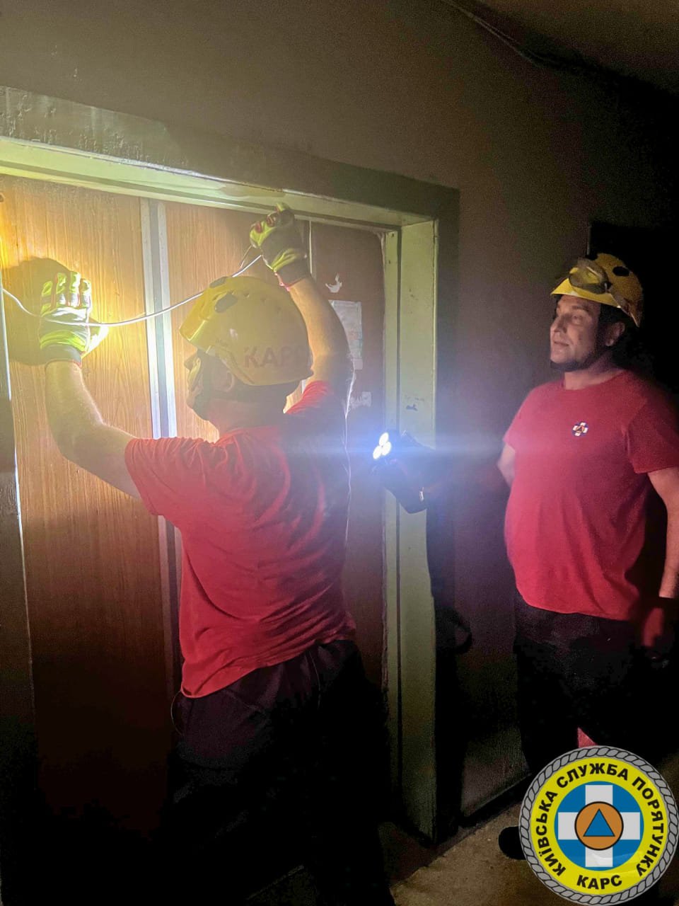 Порятунок чоловіка з ліфта