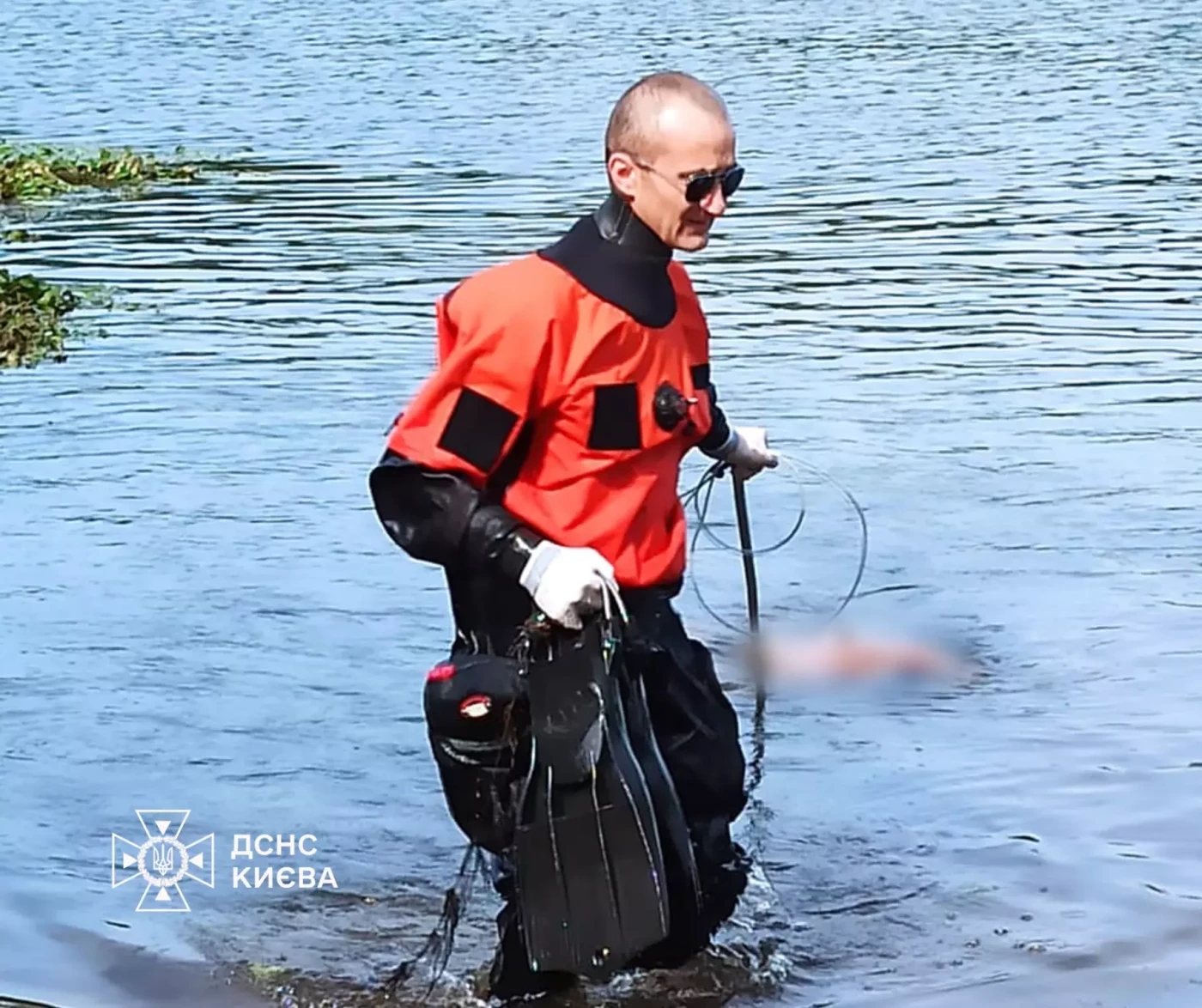 У Києві з води дістали тіло потопельника