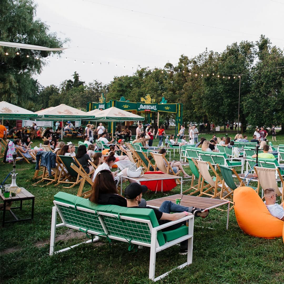 Показ фільмів просто неба на ВДНГ на локації 