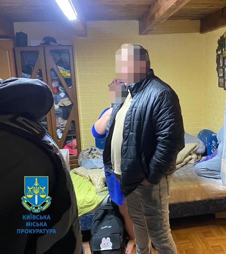 Злочинці ставили на паркінгах свою охорону та вимагали гроші
