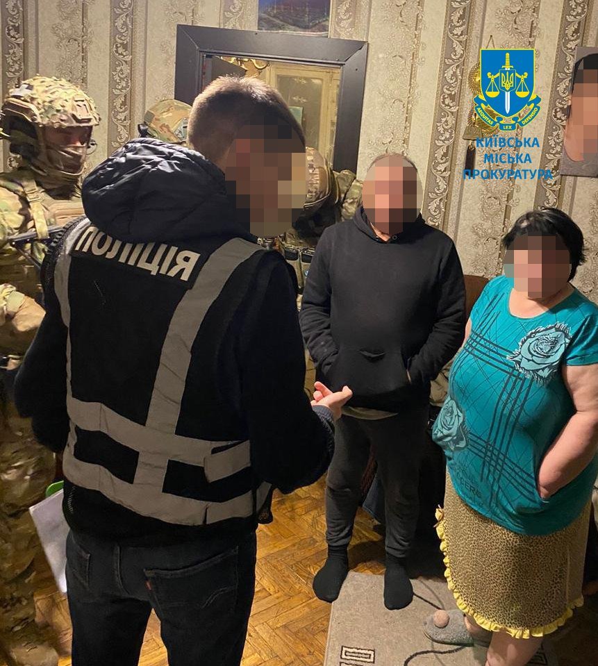 Злочинці ставили на паркінгах свою охорону та вимагали гроші