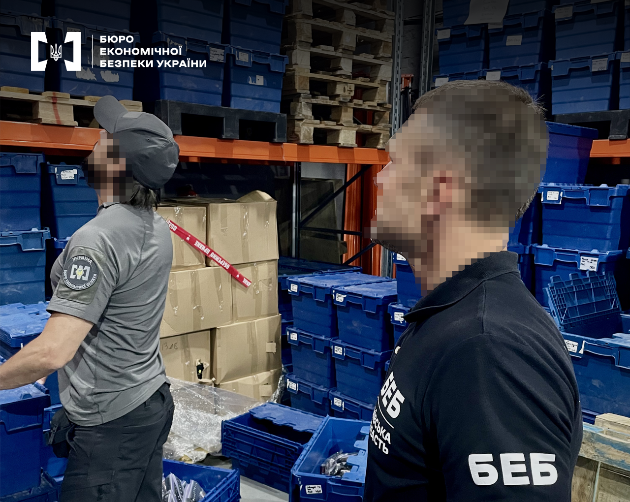 Правоохоронці провели обшуки на нелегальному виробництві