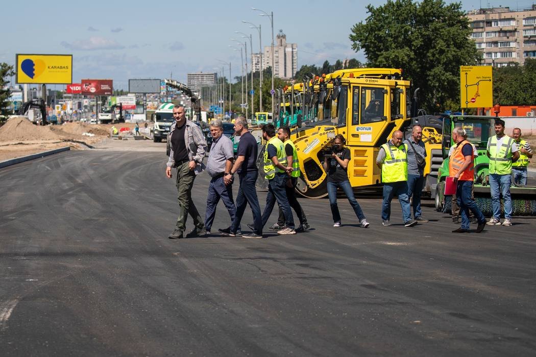 Мер перевірив ремонт важливої ділянки Великої кільцевої дороги