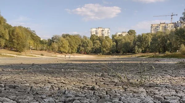 В Киеве высохло озеро Синее