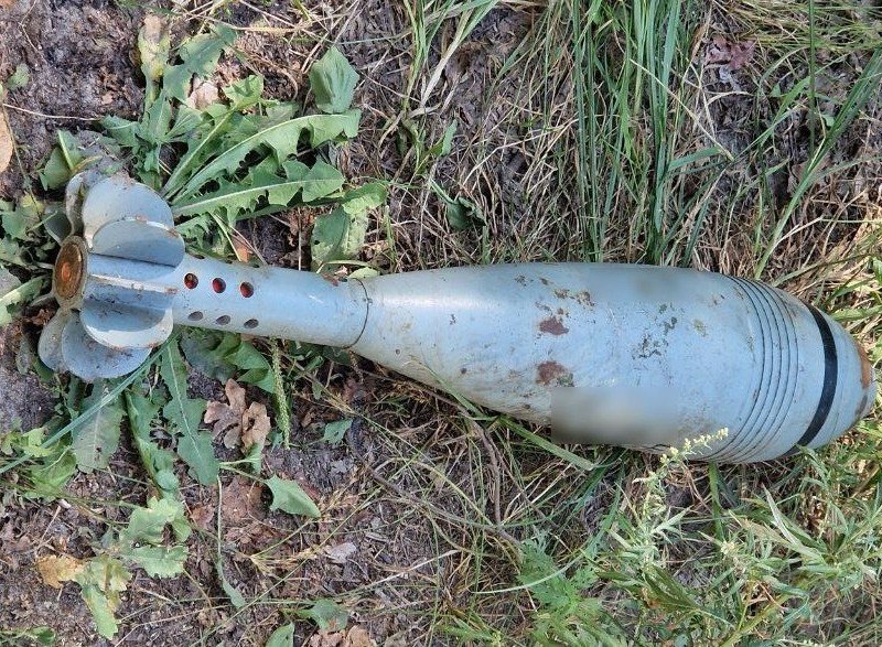 Мешканець Києва під час прогулянки виявив мінометну міну