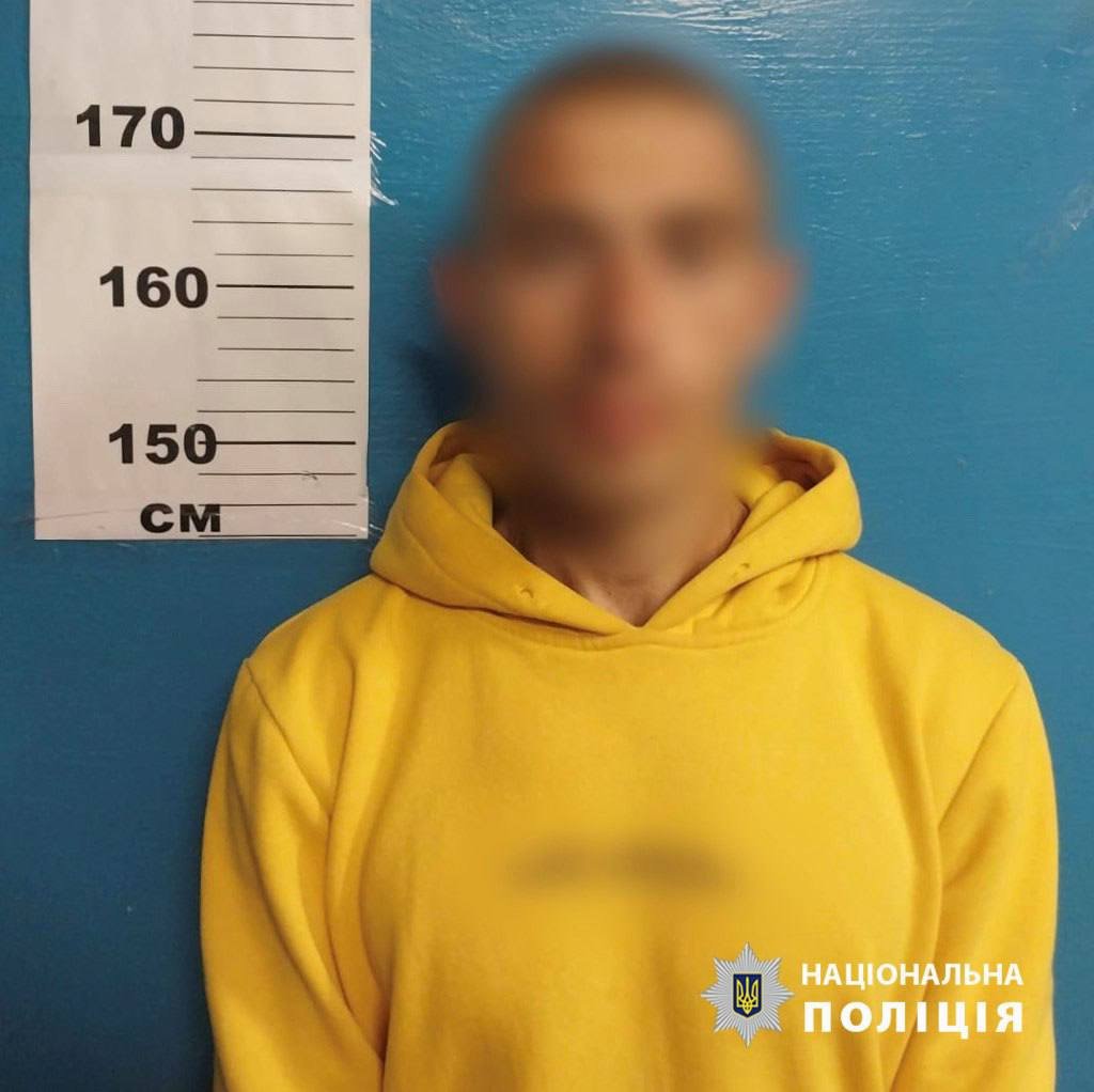 У метро злочинець обікрав пенсіонерку