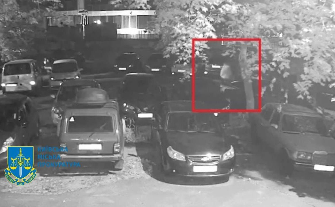 У столиці затримали 20-річного хлопця за підпал авто військового