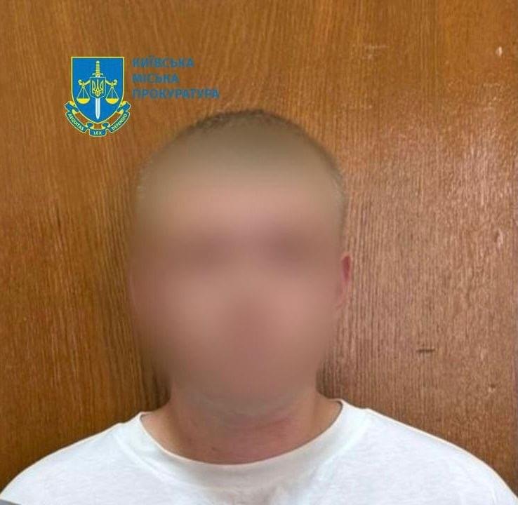 У столиці затримали 20-річного хлопця за підпал авто військового