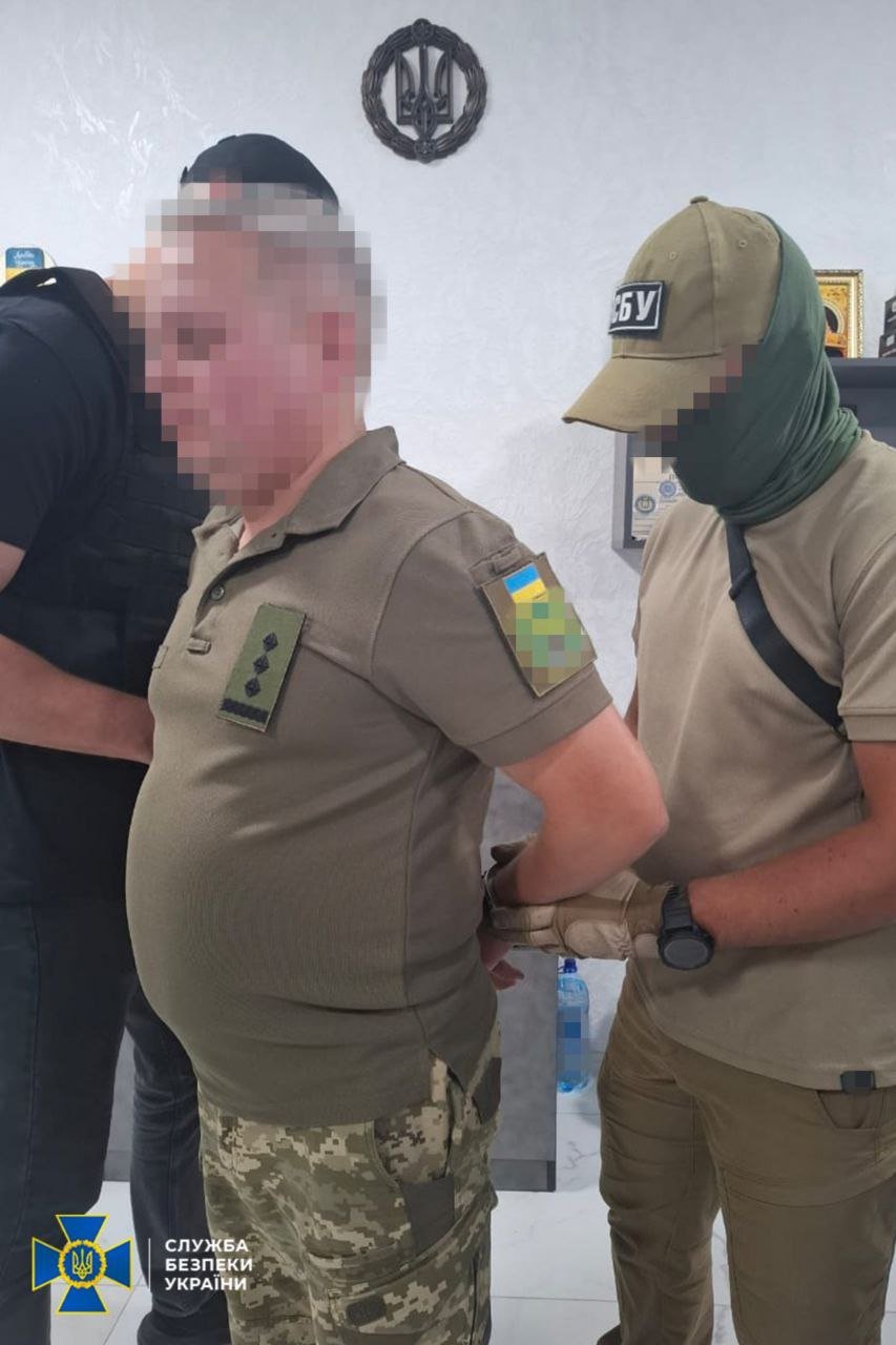 На Київщині затримали двох керівників ТЦК