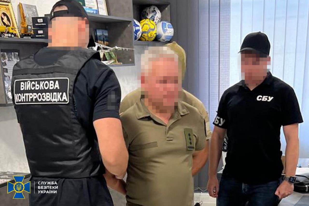 На Київщині затримали двох керівників ТЦК