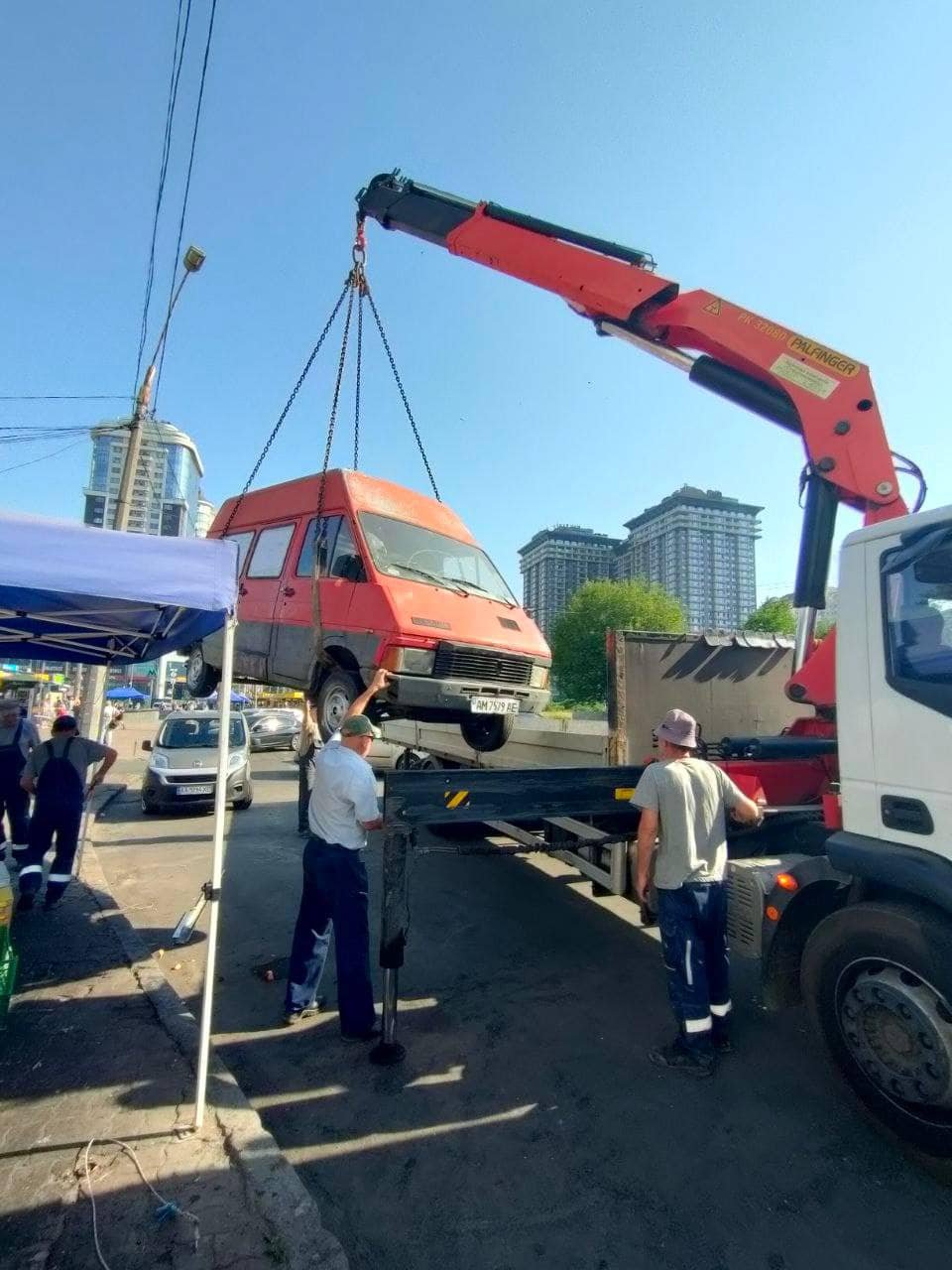 Київ звільняється від автолавок та пересувної торгівлі