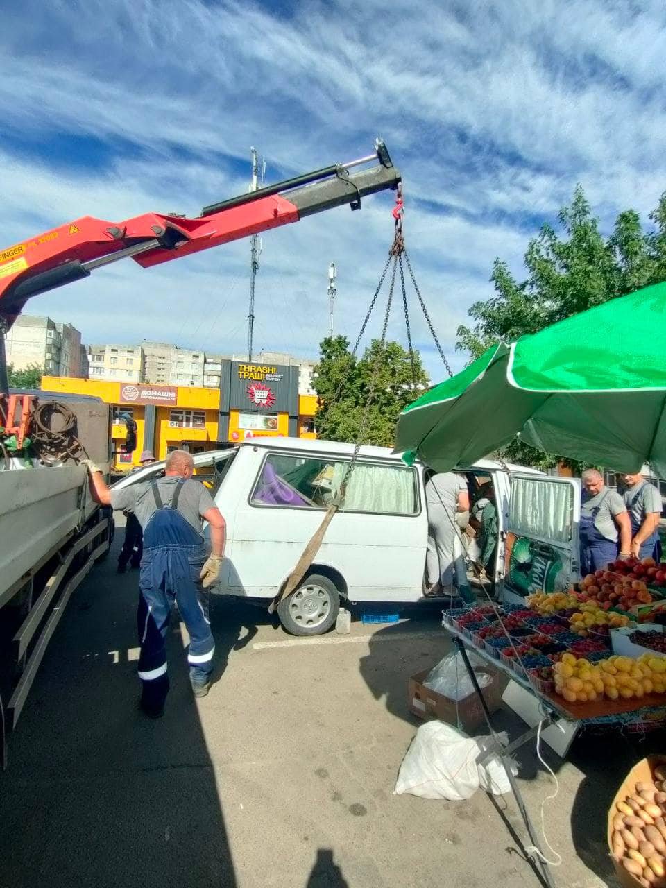 Київ звільняється від автолавок та пересувної торгівлі