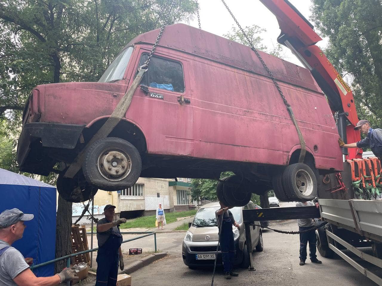 Київ звільняється від автолавок та пересувної торгівлі