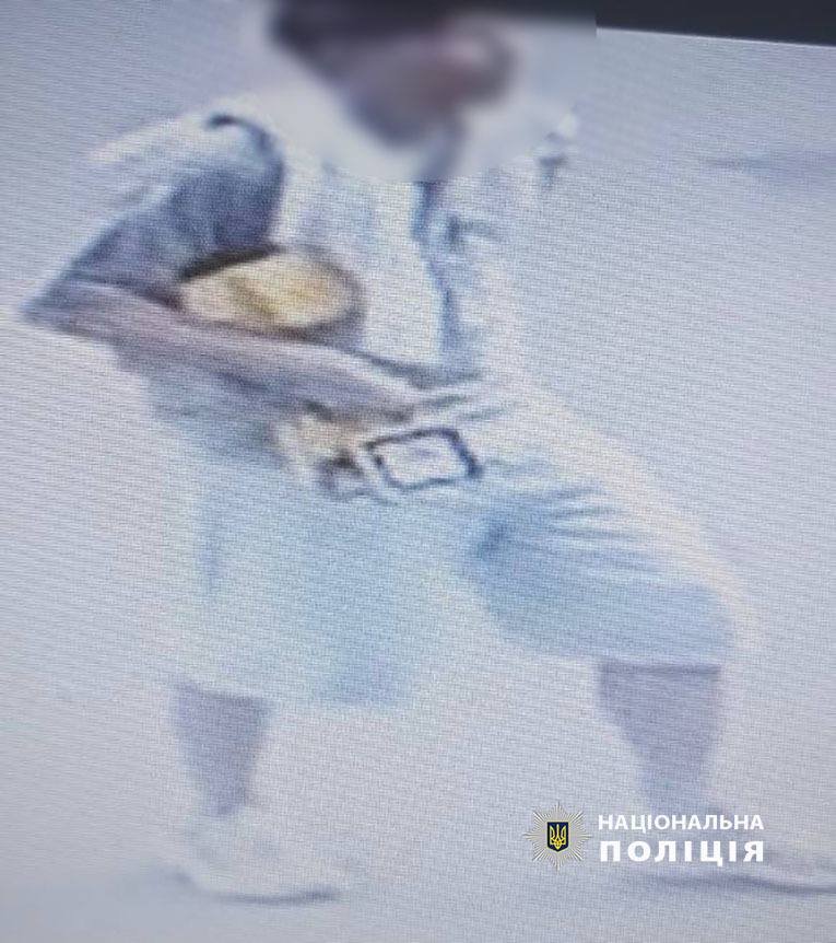 У столиці затримали чоловіка, який вкрав чужі кошти з авто