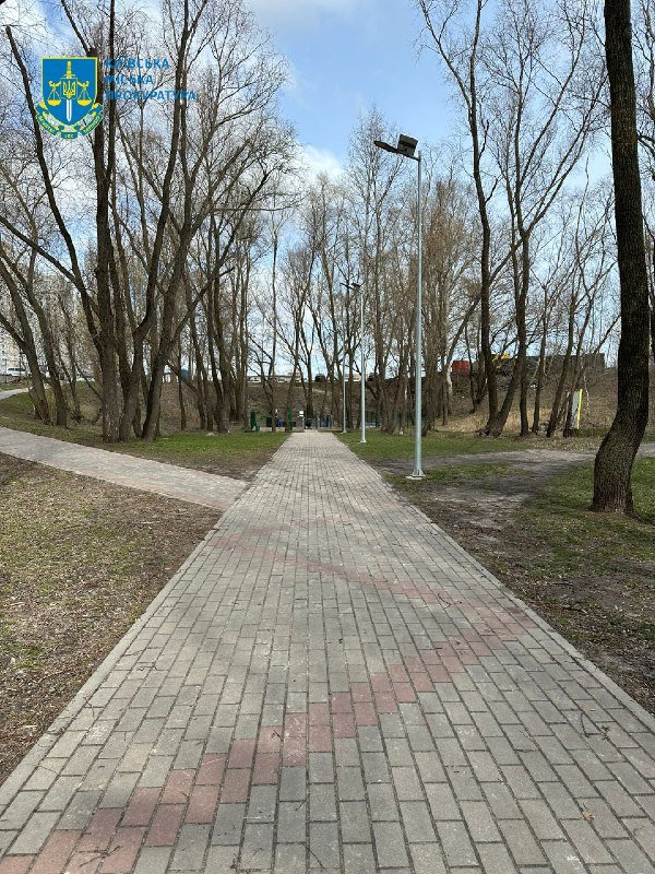 У сквер на столичній Троєщині придбали ліхтарі у 5 разів дорожче від їх ринкової ціни