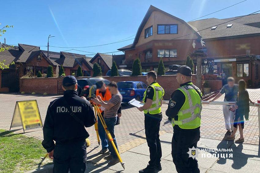 У Києві бізнесмен на озері Тельбін захопив землю та побудував ресторан