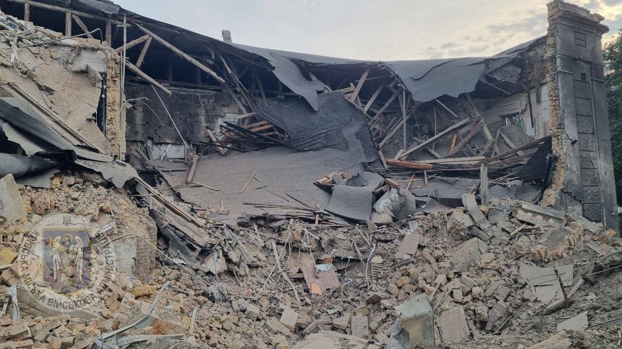 Наслідки ворожого обстрілу по Києву