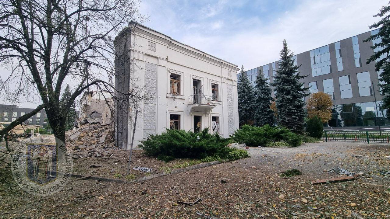 Наслідки ворожого обстрілу по Києву