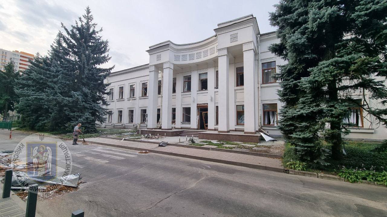 Наслідки ворожого обстрілу по Києву