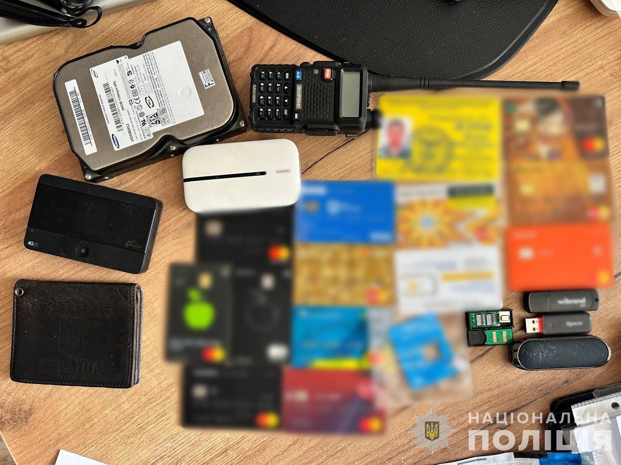 У Києві затримали групу осіб за викрадення криптовалюти у бізнесмена