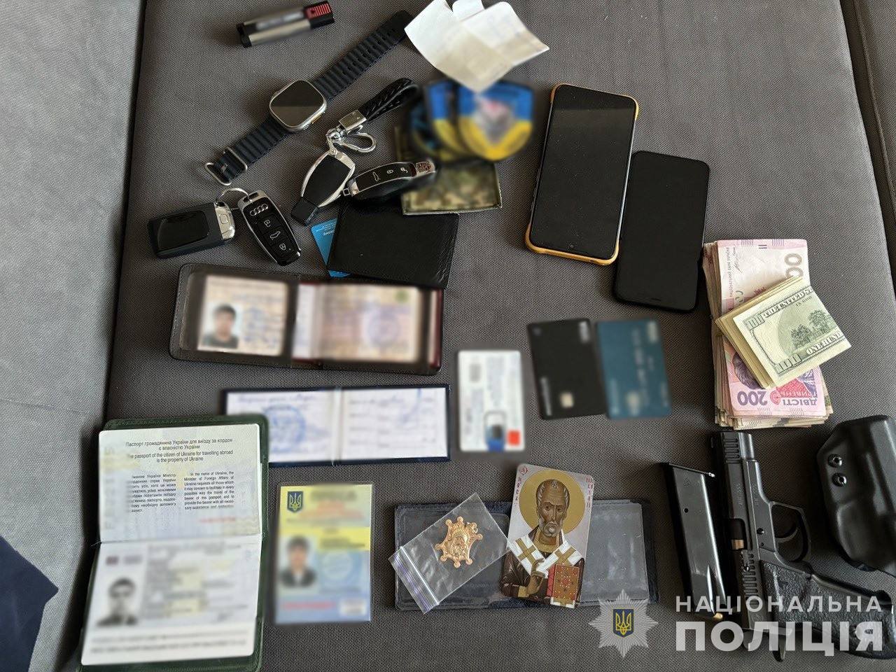 У Києві затримали групу осіб за викрадення криптовалюти у бізнесмена