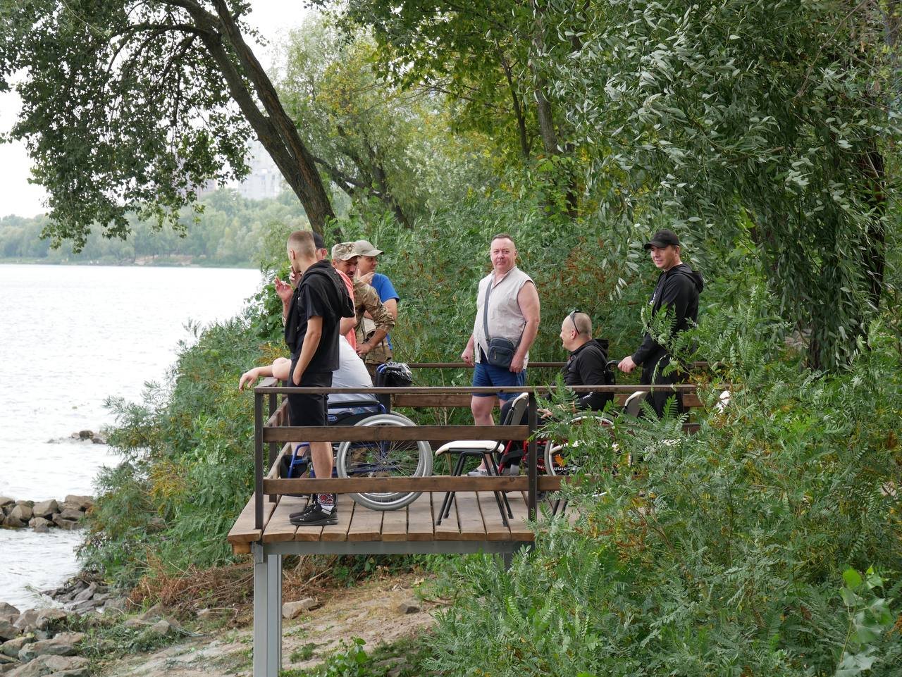 У Києві для ветеранів облаштували куточок реабілітації на Оболонському острові