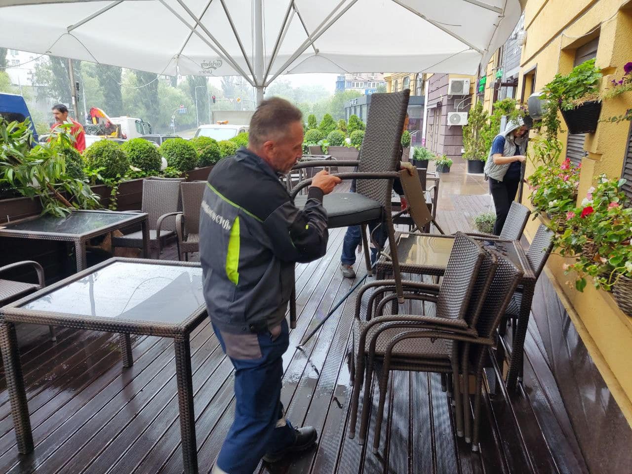 У Києві влітку демонтували понад 30 літніх майданчиків