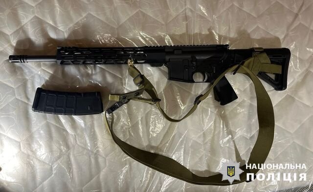 На Київщині затримали чоловіка, який вбив іншого з автомата