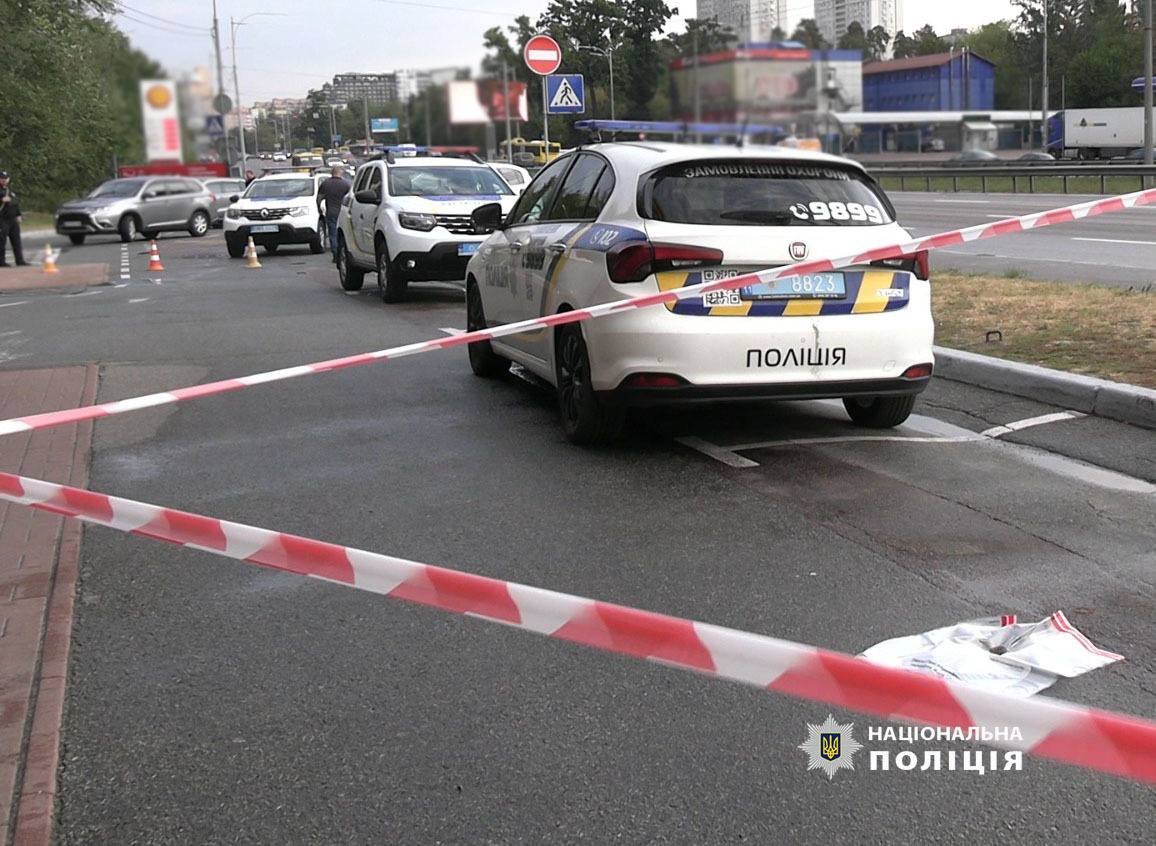 У столиці на заправці вбили людину