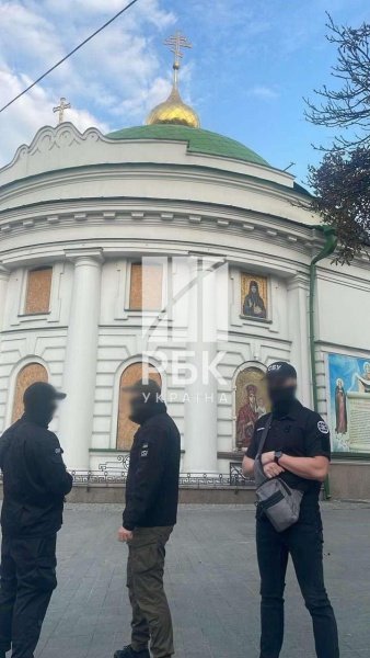 Причина обшуків наразі невідома
