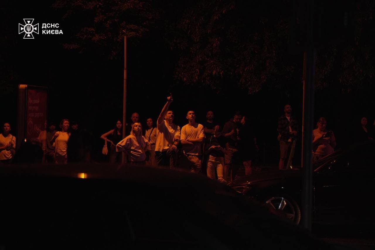 В квартирі було забагато сміття