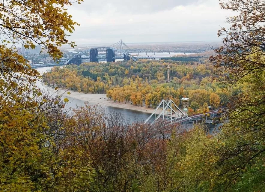 Труханів острів