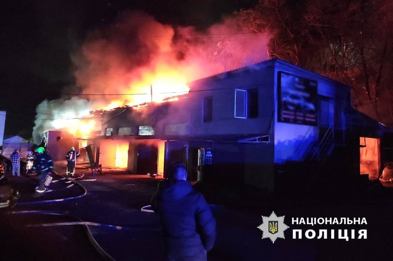 У столиці поліція фіксує наслідки ворожого обстрілу столиці