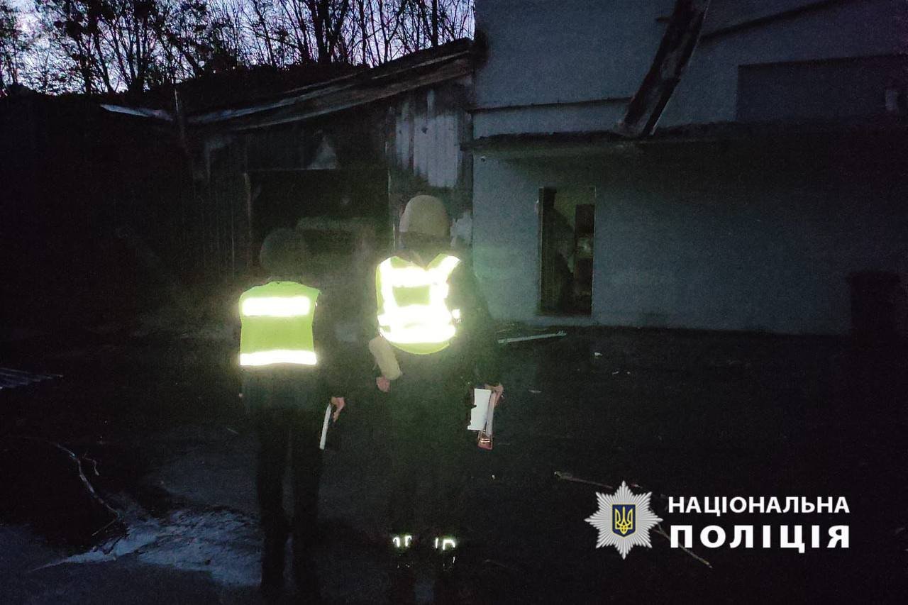 У столиці поліція фіксує наслідки ворожого обстрілу столиці