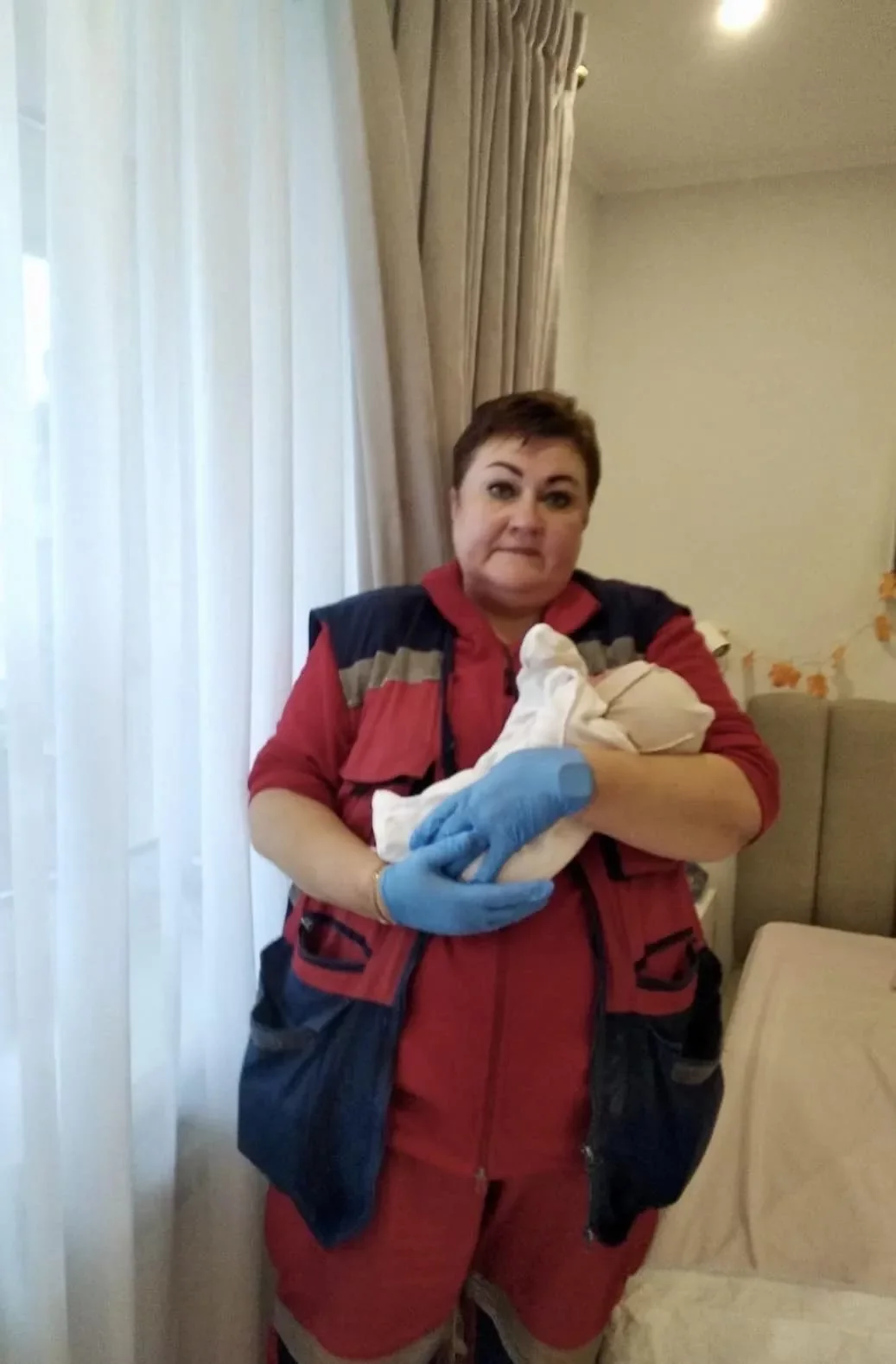 У Києві медики допомогли народити жінці прямо у неї вдома