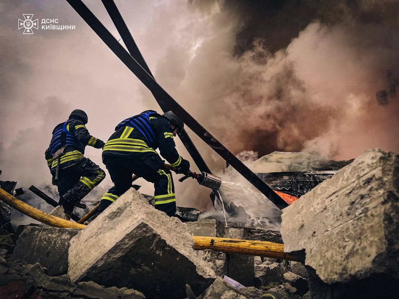 Наслідки ворожого обстрілу Київщини