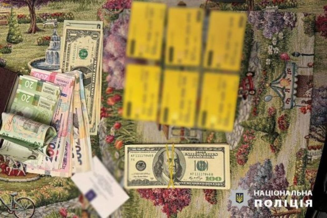 У Києві затримали двох ділків, які за $58 тис. обіцяли ухилянтам 