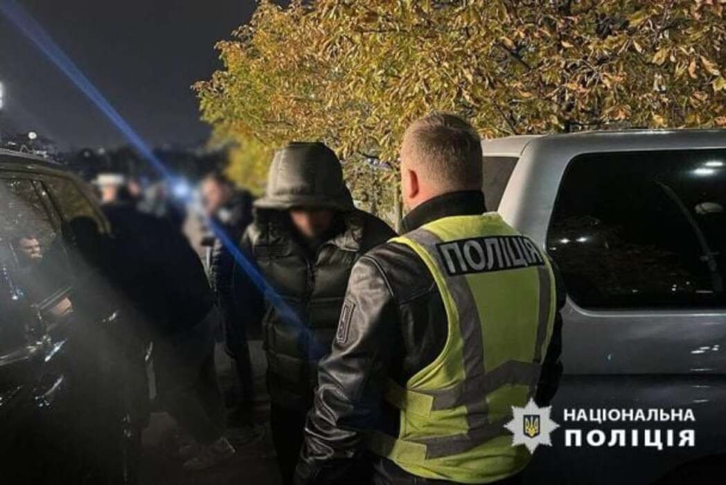 У Києві затримали двох ділків, які за $58 тис. обіцяли ухилянтам 